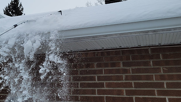 déneigement toiture brossard